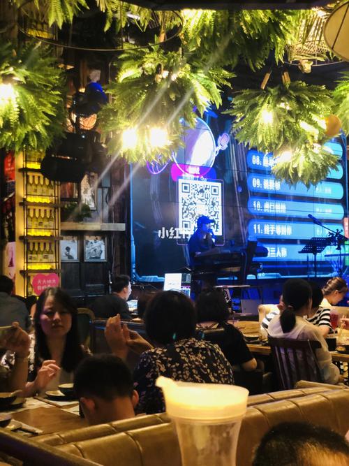 上海有没有可以唱歌吃饭一起的地方